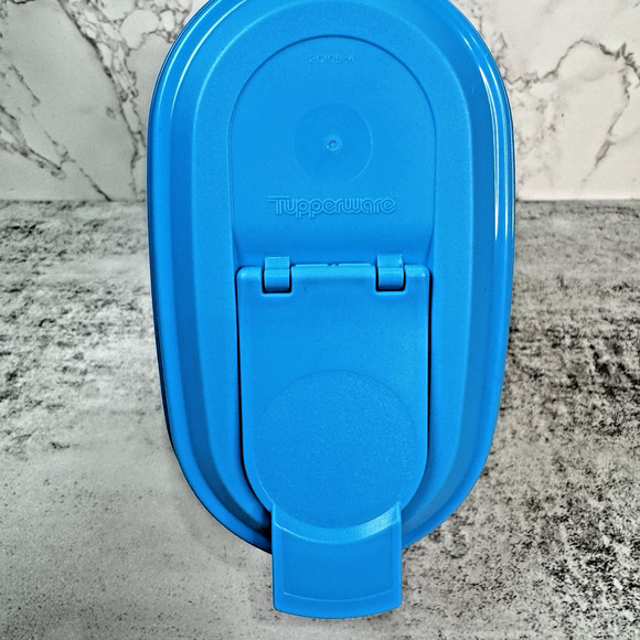 VTG Tupperware Water Pitcher Flip Top Lid Disney 101 Dalmatians 1 Quart 1990s NW - Picture 11 of 11